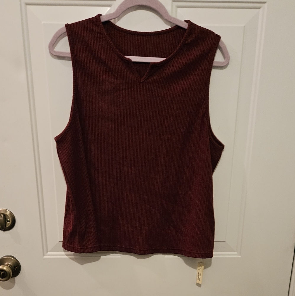 Red Fitted Tank Top with Sleeveless Design